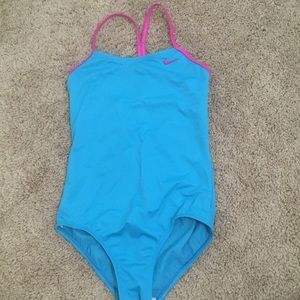 WORN ONCE girls Nike swimsuit